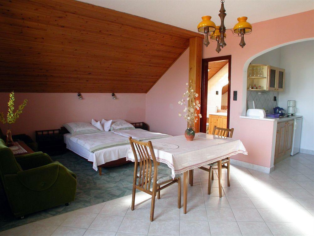 Heviz Therme Apartmenthaus Esterno foto