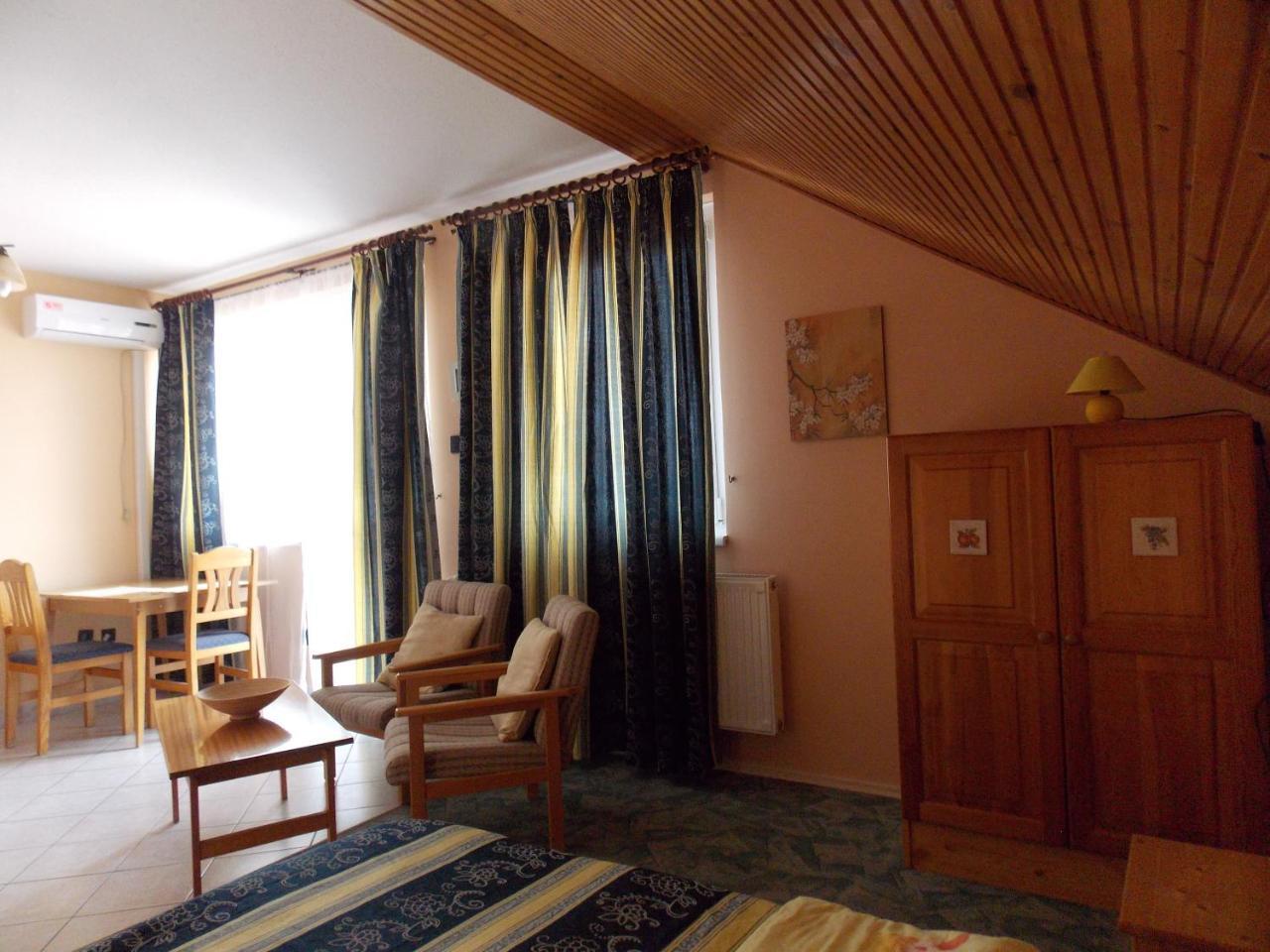 Heviz Therme Apartmenthaus Esterno foto