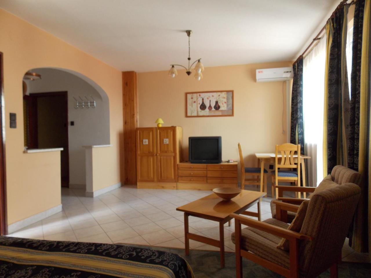 Heviz Therme Apartmenthaus Esterno foto