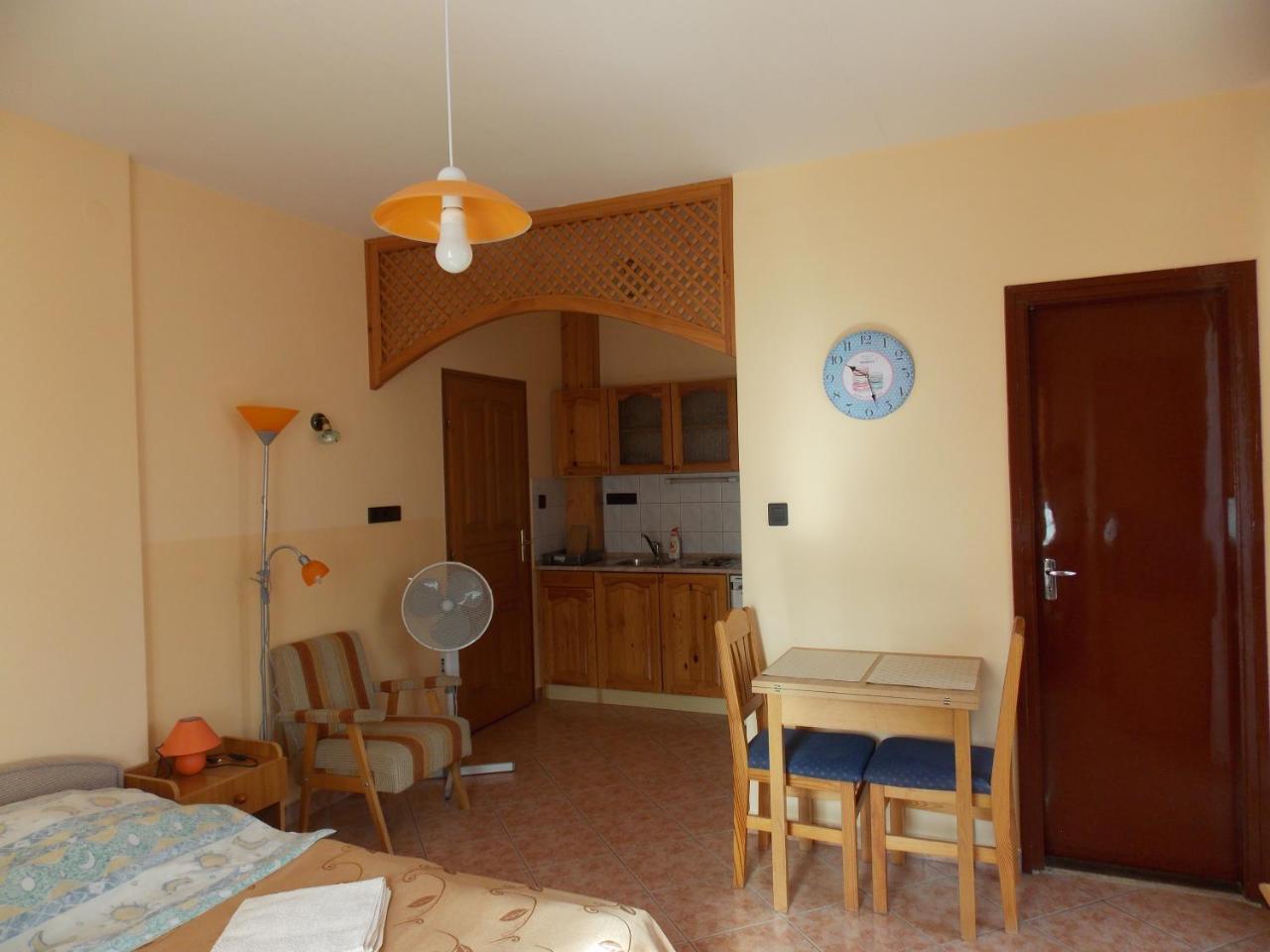 Heviz Therme Apartmenthaus Esterno foto