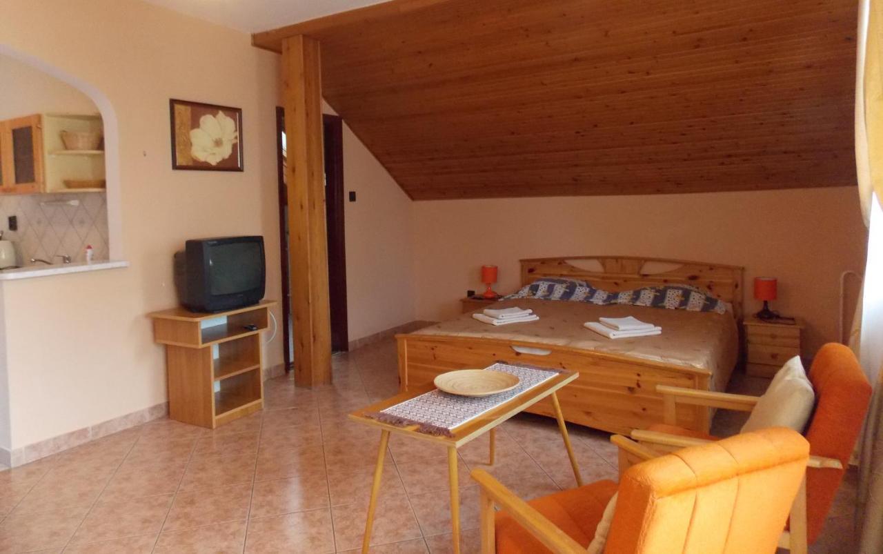 Heviz Therme Apartmenthaus Esterno foto